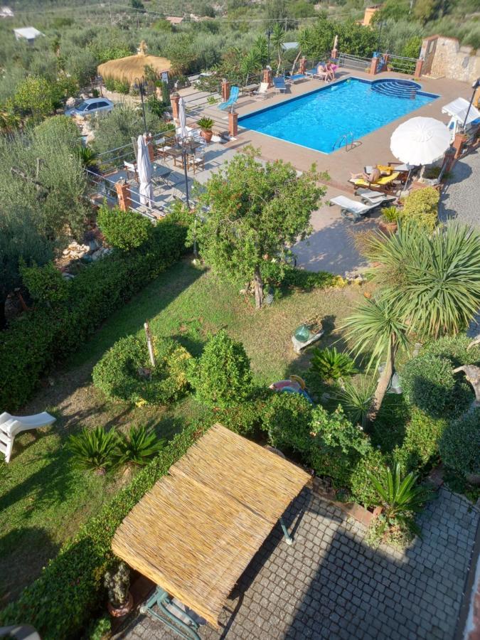 Le Capanne Di Villa Margherita Sonnino Exterior foto