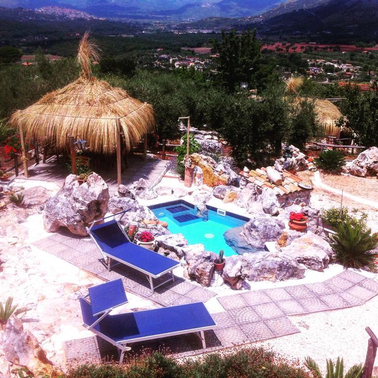 Le Capanne Di Villa Margherita Sonnino Exterior foto