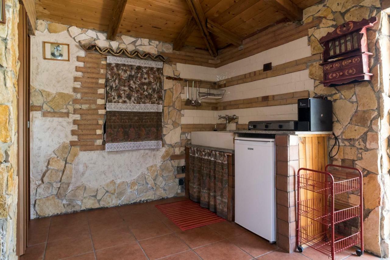 Le Capanne Di Villa Margherita Sonnino Exterior foto