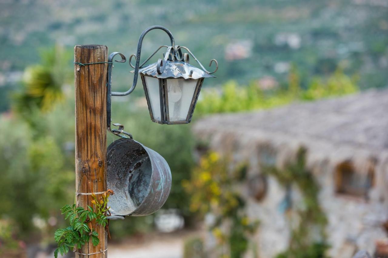 Le Capanne Di Villa Margherita Sonnino Exterior foto