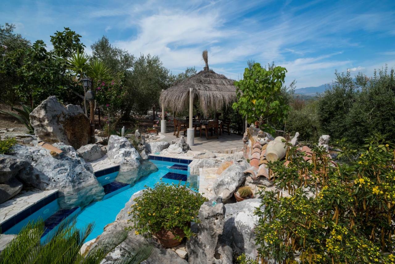 Le Capanne Di Villa Margherita Sonnino Exterior foto