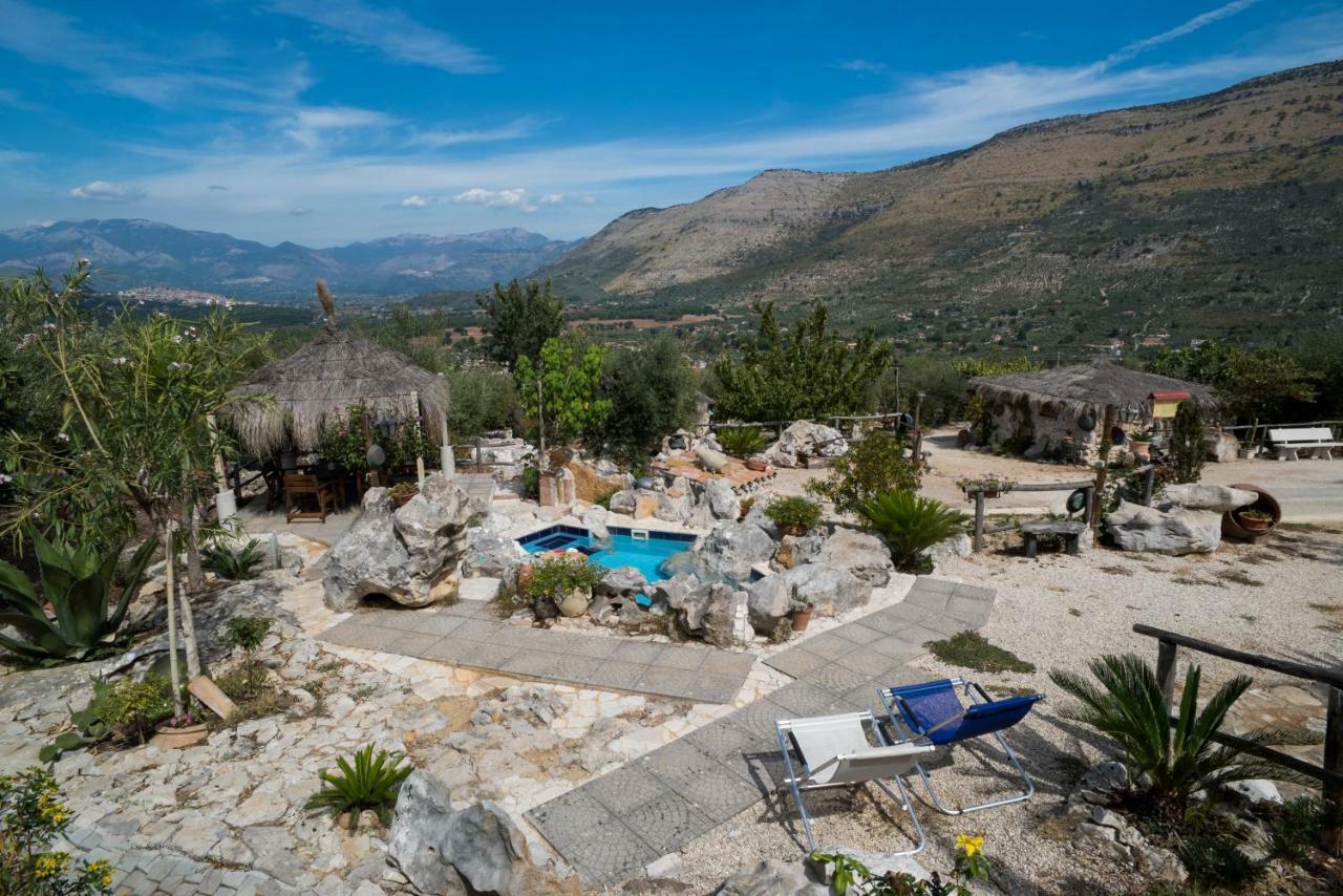 Le Capanne Di Villa Margherita Sonnino Exterior foto