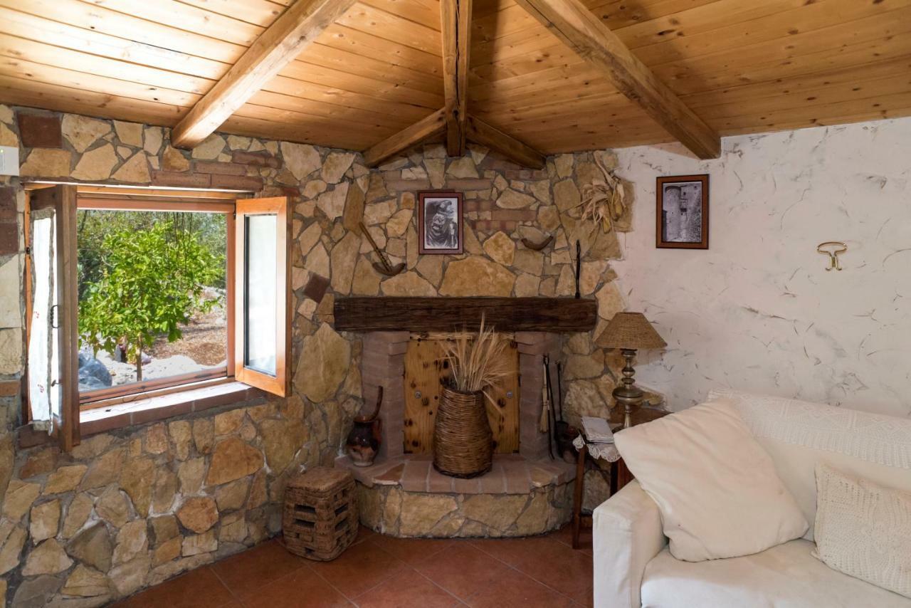 Le Capanne Di Villa Margherita Sonnino Exterior foto